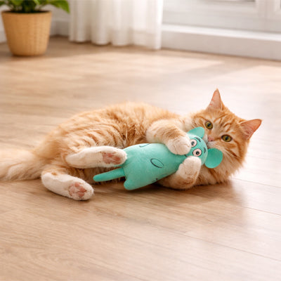 Jouet pour chat avec peluche verte