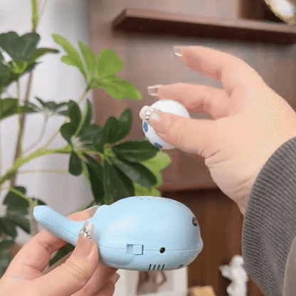 "Chat jouant avec baleine électrique balle flottante animation jouet interactif USB"